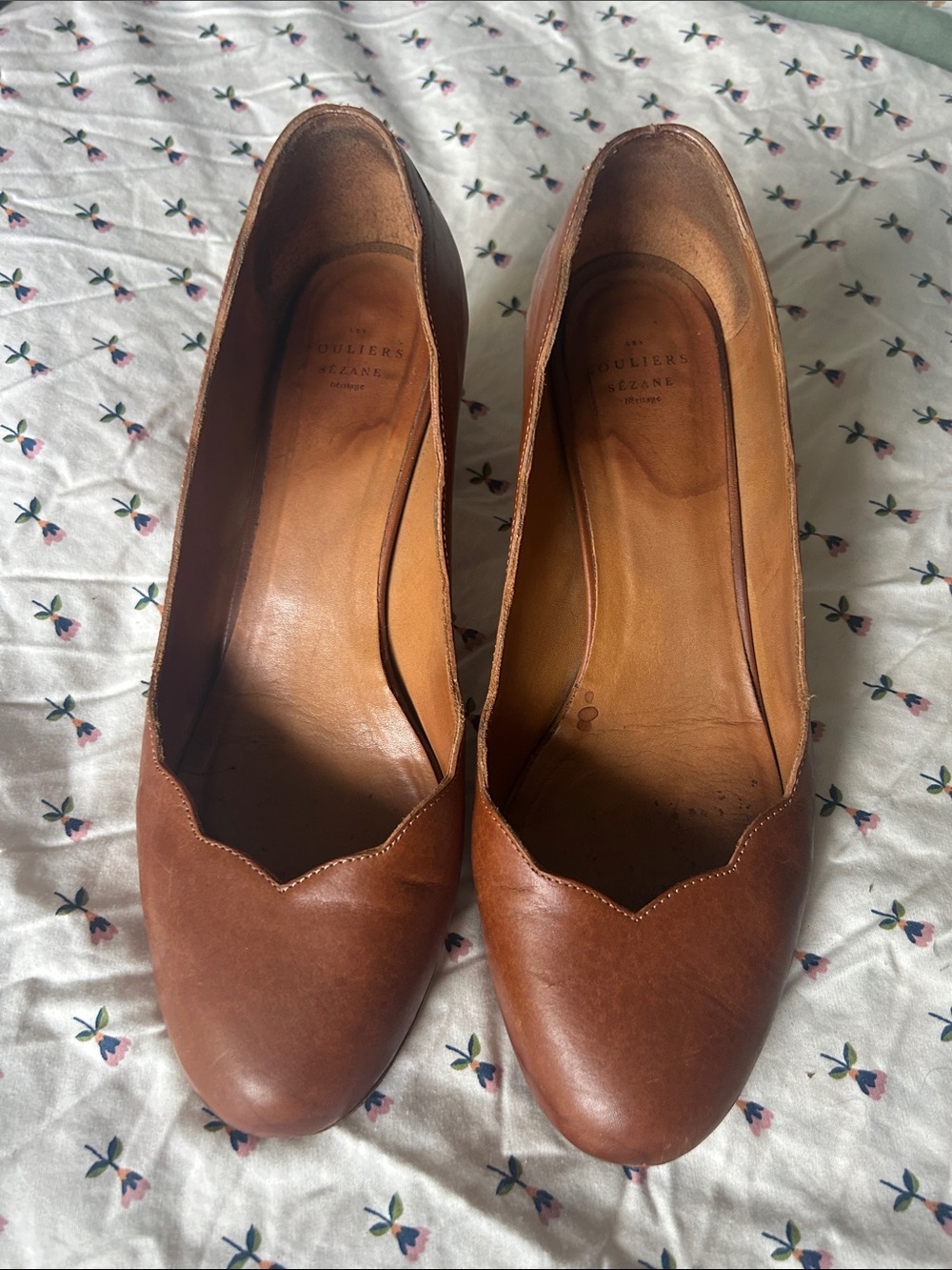 Sézane Leather Scalloped Toe Pumps in Brown